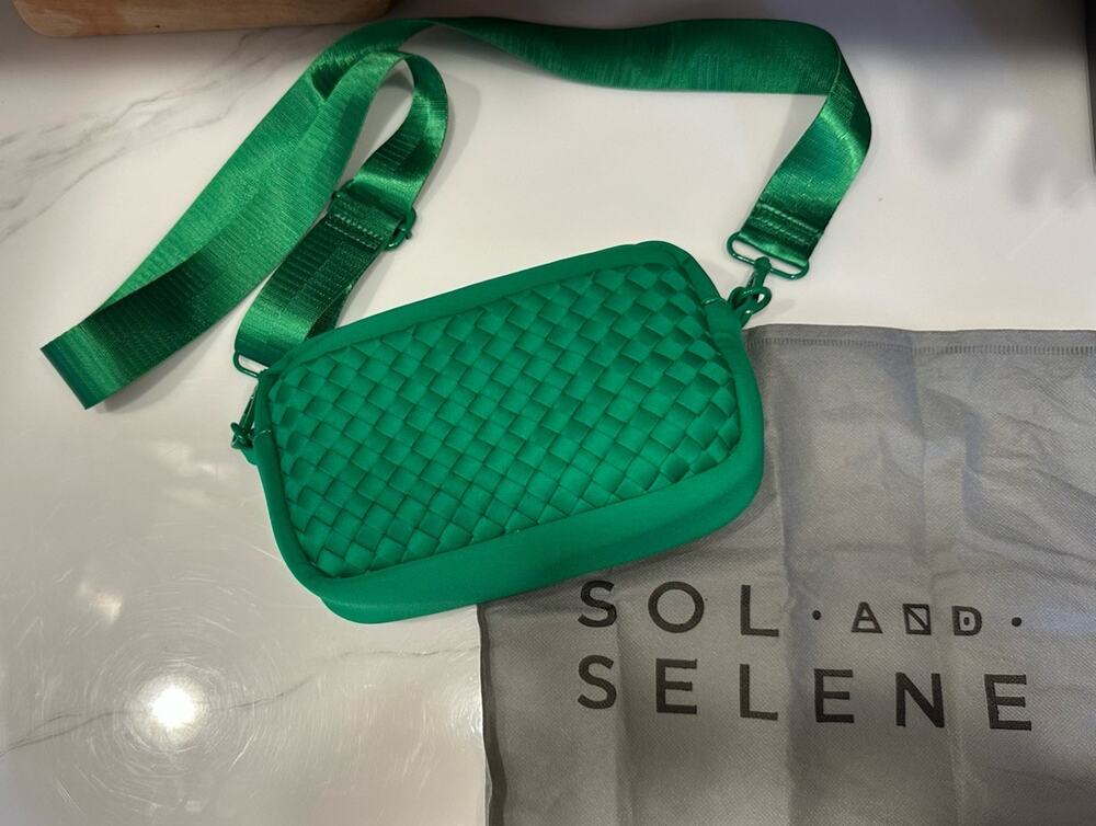 Sol and Selene Inspiration Kelly Green Woven Neoprene Crossbody Shoulder Bag NEW